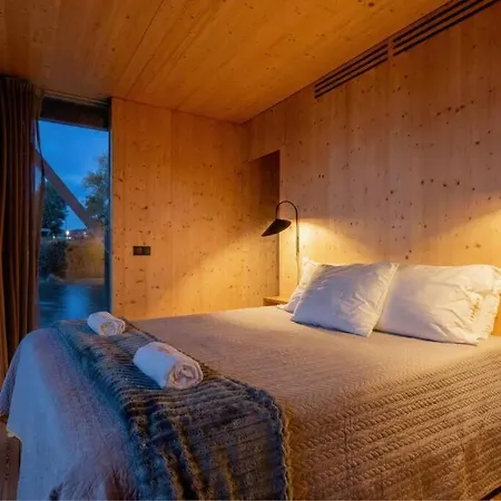 Botel Sleepboat- Modern Houseboat In Porto *