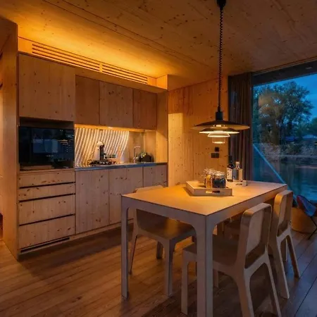 Sleepboat- Modern Houseboat In Porto