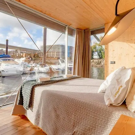 Sleepboat- Modern Houseboat In Porto Botel Bicas