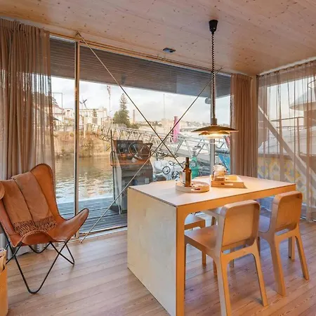 Sleepboat - Cozy Modern Houseboat In 船屋 波尔图