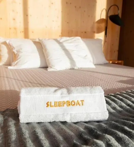 Sleepboat - Cozy Modern Houseboat In *