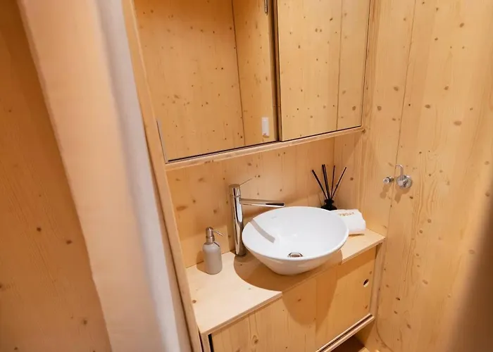 Sleepboat - Cozy Modern Houseboat In